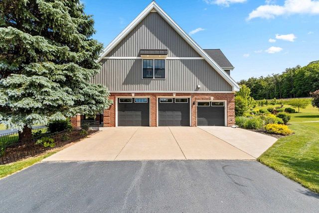 5107 ACHATES COURT, De Pere, WI 54115