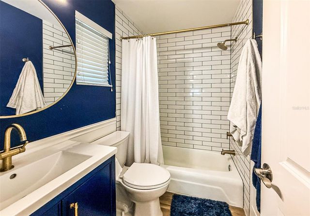 1900 BENJAMIN FRANKLIN DRIVE, Sarasota, FL 34236