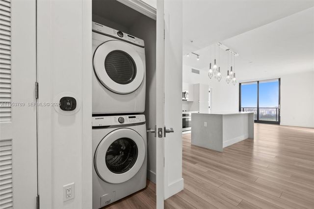 101 Diplomat Pkwy 1703, Hallandale Beach, FL 33009