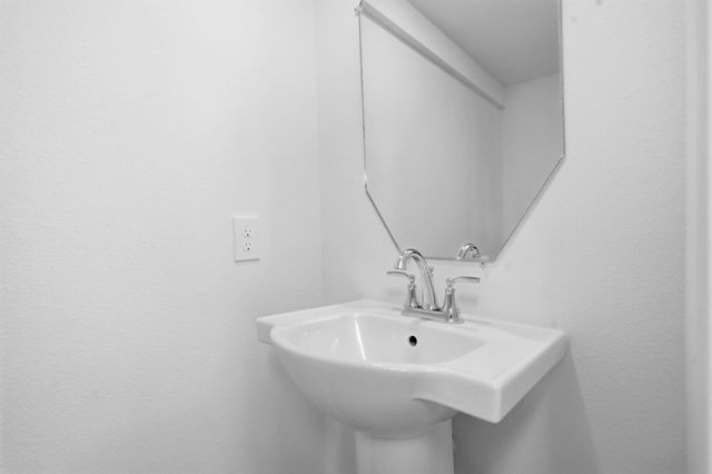 2411 Outpost Canyon Drive, Iowa Colony, TX 77583