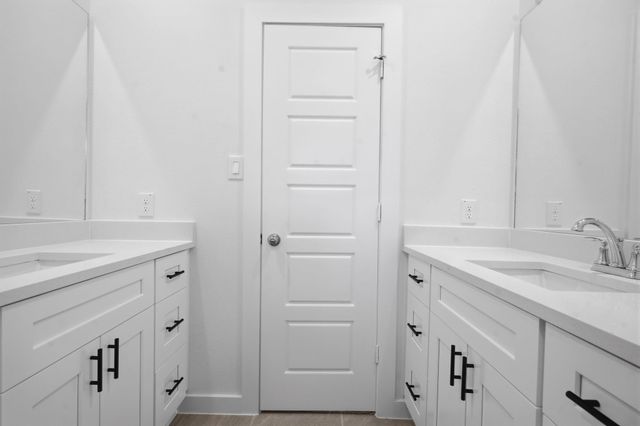 2411 Outpost Canyon Drive, Iowa Colony, TX 77583