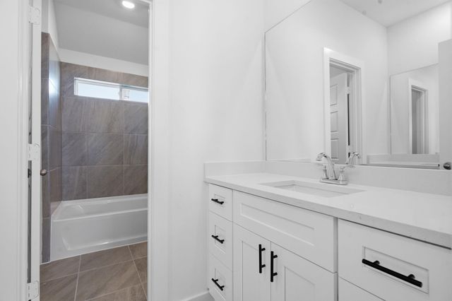 2411 Outpost Canyon Drive, Iowa Colony, TX 77583