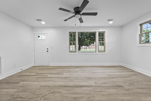126 Donelsonwood Dr, Nashville, TN 37214