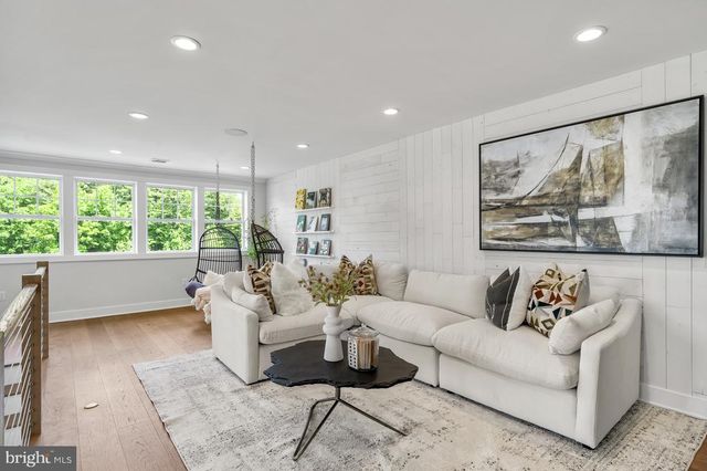 302 KYLE LN, Langhorne, PA 19047