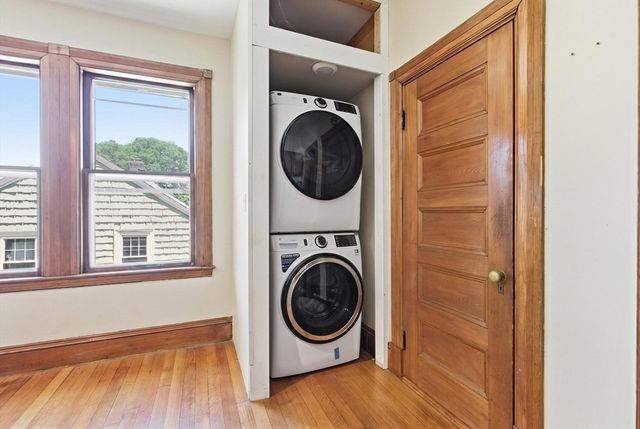 305 Central St, Newton, MA 02466