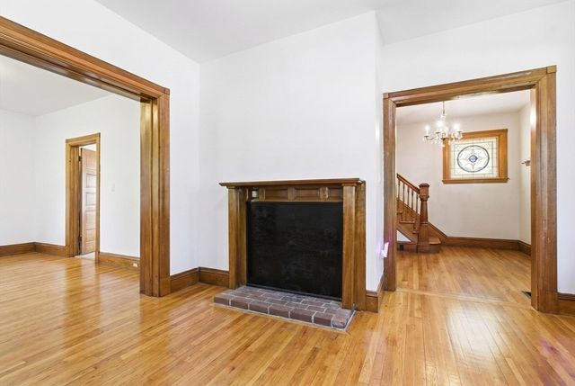 305 Central St, Newton, MA 02466