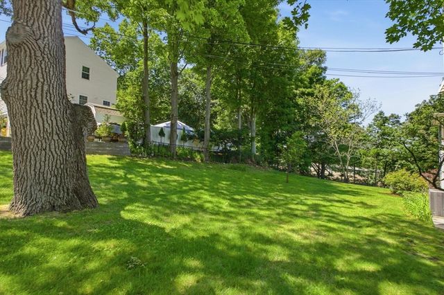 305 Central St, Newton, MA 02466