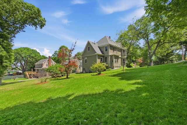 305 Central St, Newton, MA 02466