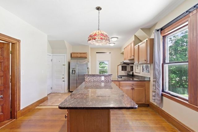 305 Central St, Newton, MA 02466