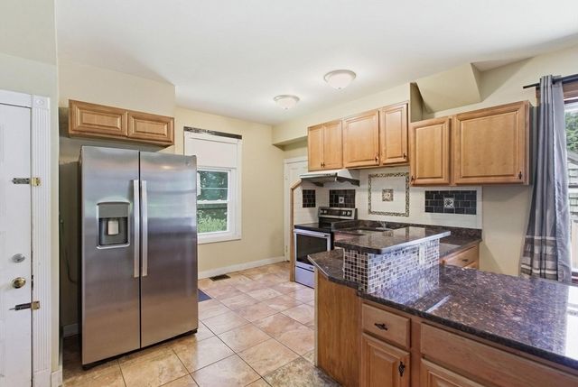 305 Central St, Newton, MA 02466