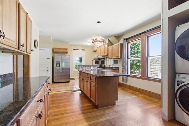 305 Central St, Newton, MA 02466