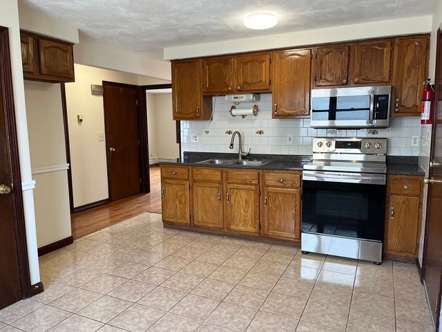 77 Star St 4, Pawtucket, RI 02860