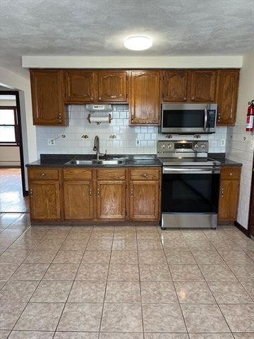 77 Star St 4, Pawtucket, RI 02860