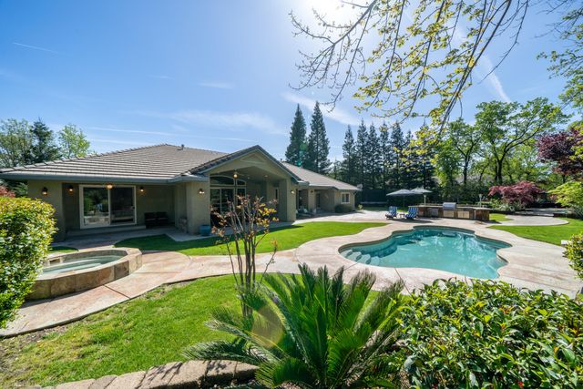 19565 San Vincente Drive, Redding, CA 96003