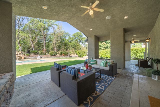 19565 San Vincente Drive, Redding, CA 96003