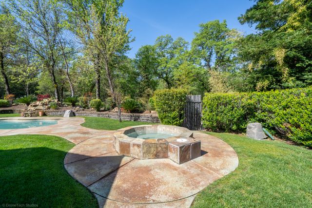 19565 San Vincente Drive, Redding, CA 96003