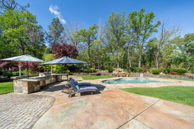 19565 San Vincente Drive, Redding, CA 96003