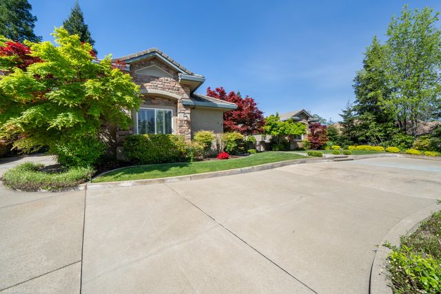 19565 San Vincente Drive, Redding, CA 96003
