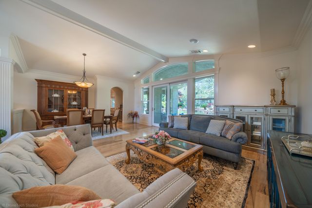 19565 San Vincente Drive, Redding, CA 96003