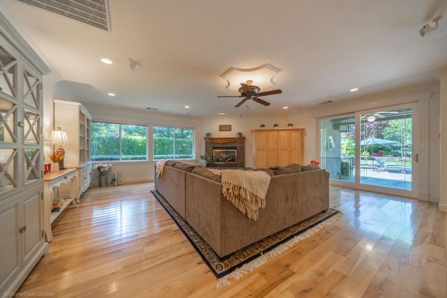 19565 San Vincente Drive, Redding, CA 96003