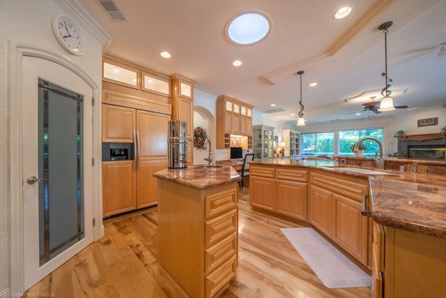 19565 San Vincente Drive, Redding, CA 96003