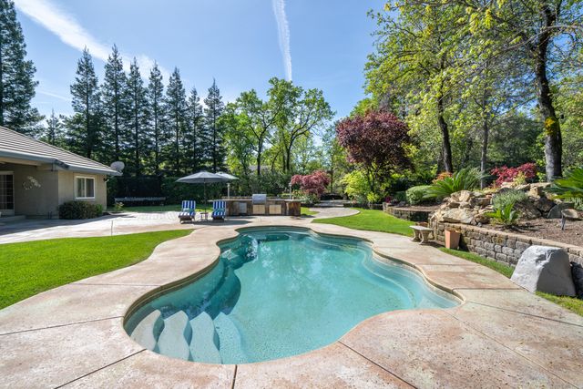 19565 San Vincente Drive, Redding, CA 96003