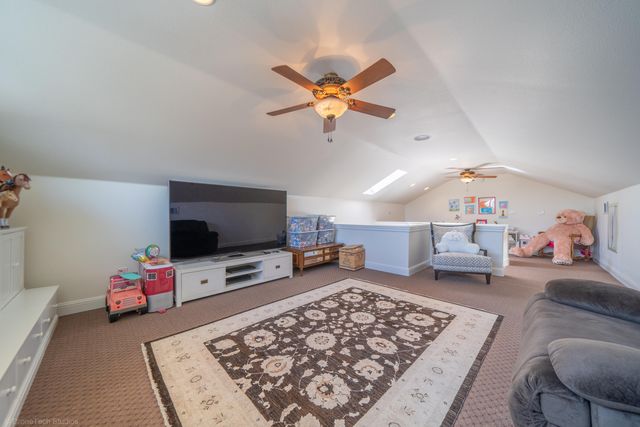 19565 San Vincente Drive, Redding, CA 96003