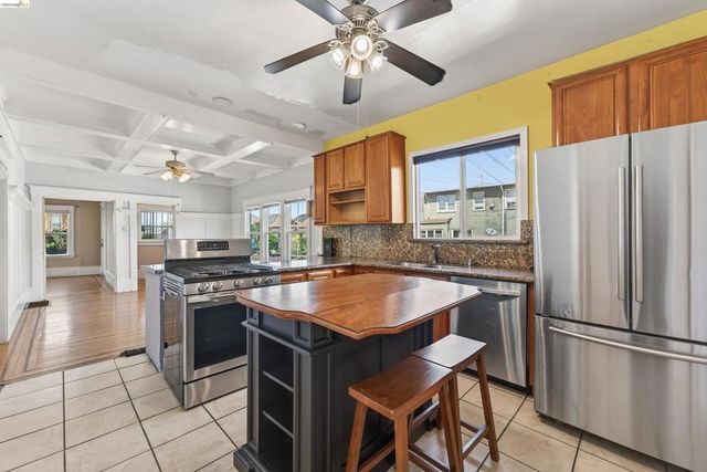 4326 West St, Oakland, CA 94608