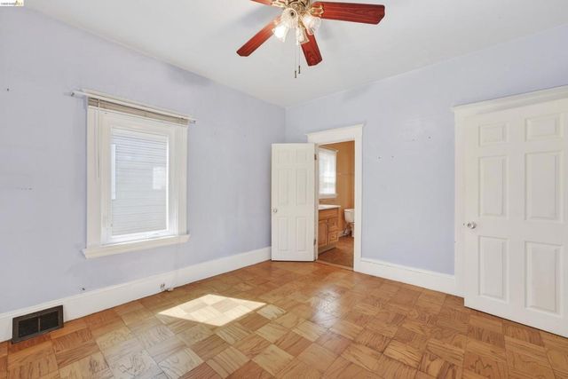 4326 West St, Oakland, CA 94608