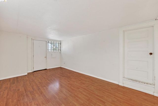 4326 West St, Oakland, CA 94608