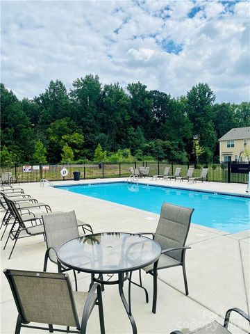 9213 Grand Valley Drive, Charlotte, NC 28213