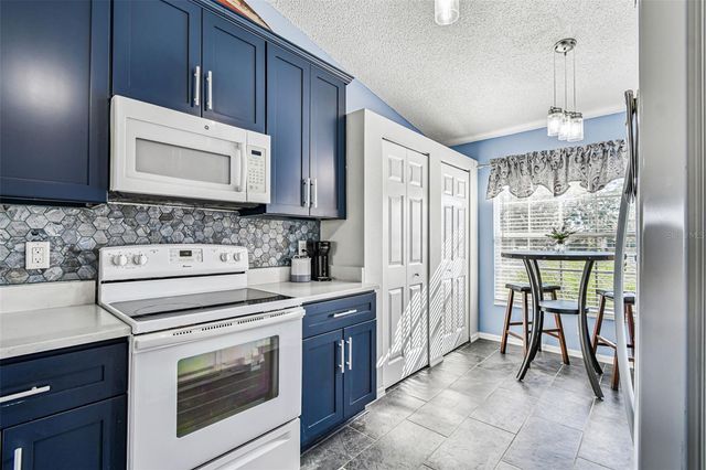 4210 CADDIE DRIVE E 202, Bradenton, FL 34203