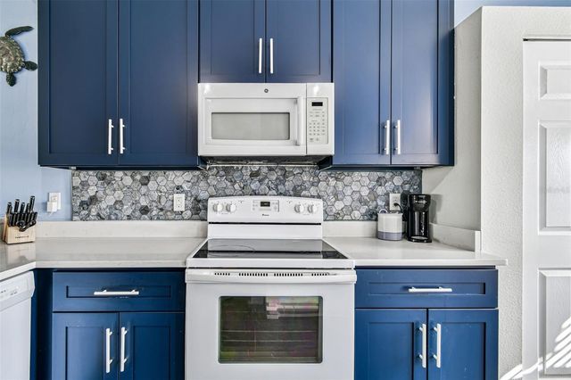 4210 CADDIE DRIVE E 202, Bradenton, FL 34203