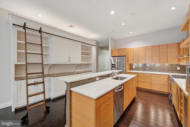 20 S Letitia St Apt 3B, Philadelphia, PA 19106