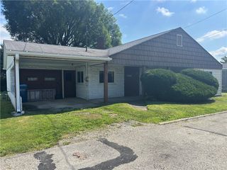 800 W Smithfield St W, Mt Pleasant Boro, PA 15666