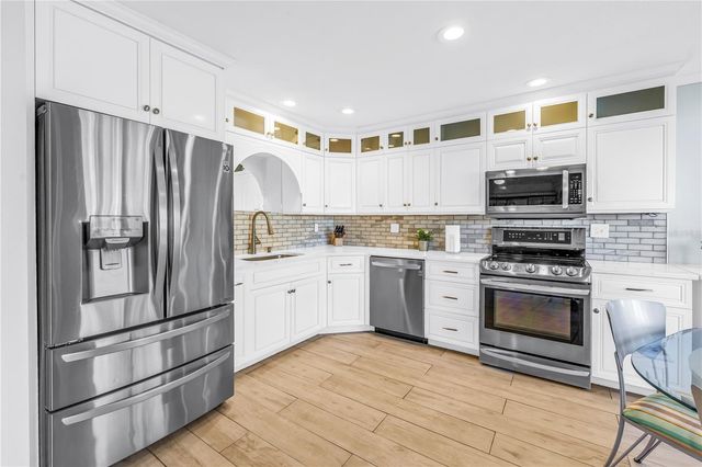 8985 ANTIGUA DRIVE, Seminole, FL 33777