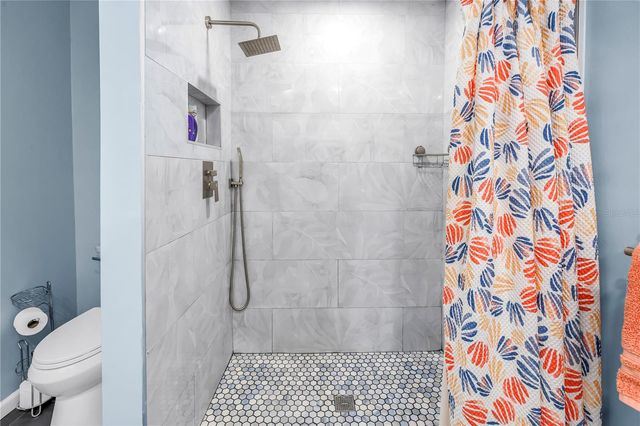 8985 ANTIGUA DRIVE, Seminole, FL 33777