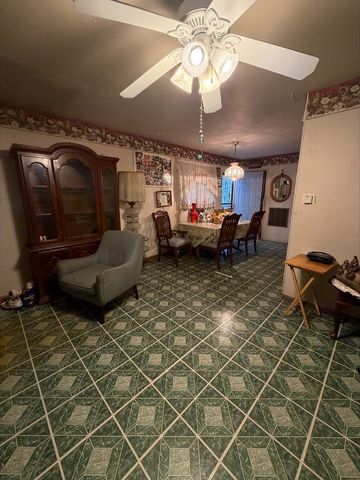 8620 S Baltimore Avenue, Chicago, IL 60617