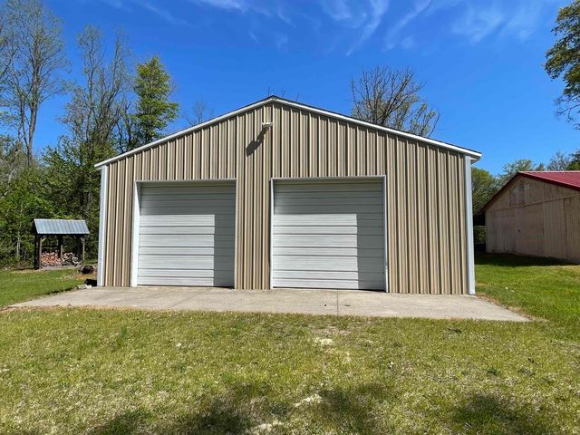 1860 S Jackson Avenue, Harrison, MI 48625