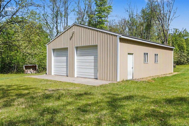 1860 S Jackson Avenue, Harrison, MI 48625
