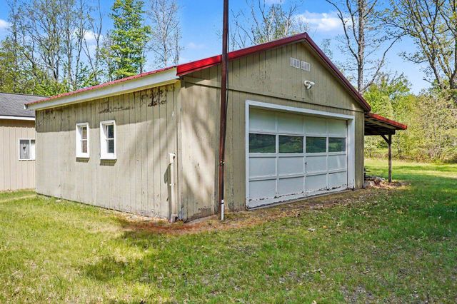 1860 S Jackson Avenue, Harrison, MI 48625