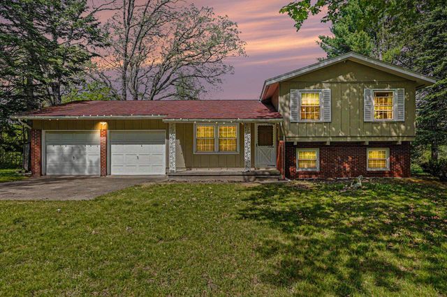 1860 S Jackson Avenue, Harrison, MI 48625