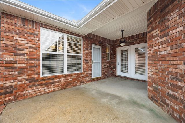 6872 Young Farm Avenue, Springdale, AR 72762