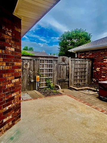 6872 Young Farm Avenue, Springdale, AR 72762