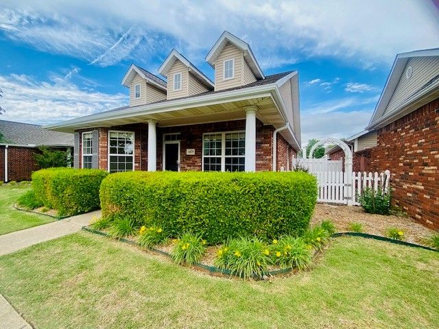 6872 Young Farm Avenue, Springdale, AR 72762