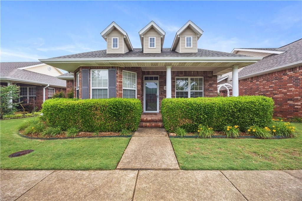 6872 Young Farm Avenue, Springdale, AR 72762