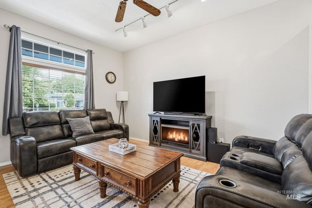 705 N Abernathy Way, Meridian, ID 83642
