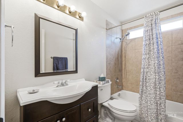 705 N Abernathy Way, Meridian, ID 83642