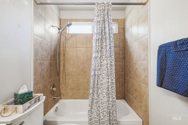 705 N Abernathy Way, Meridian, ID 83642