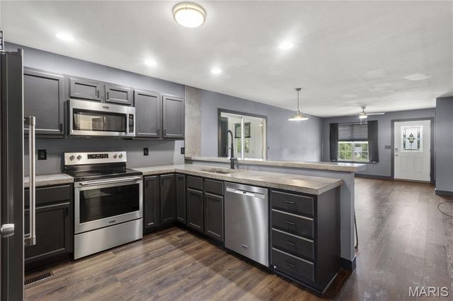 87 Parkway Drive B, Bloomsdale, MO 63627